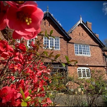 The Old Rectory - Valley View Room In Private Home Stockton-on-Teme Exterior photo