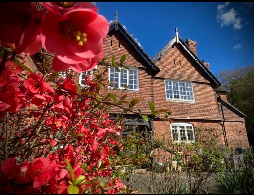 The Old Rectory - Valley View Room In Private Home Stockton-on-Teme Exterior photo